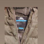 کاپشن زنانه ترسپس، از جنس پلی‌استر با طرح ساده و تنخوری معمولی، مدل Tr2025